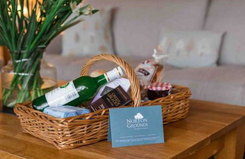 Groves Barn at Norton Grounds - Photo 6