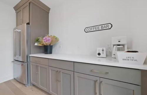 Jungle House Luxury Homes - Columbus Downtown Short North - Near Convention Center & Nationwide Arena - Sleeps up to 15 - Free Parking - Over 5,800 Five Stars - Foto 16