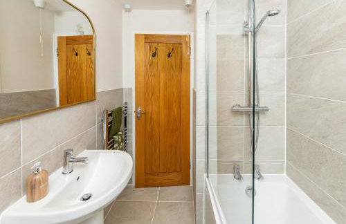 Central Birmingham Luxury House, Sleeps 6 people - 10 mins from Solihull NEC, JLR, BHX Airport, Resorts World - Foto 7