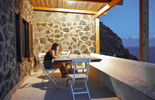 Dammuso sulla scogliera - Pantelleria - Foto 29