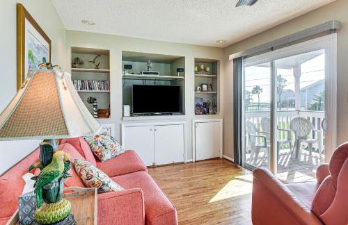 Walk to Beach Galveston Home with Patio and Balcony! - Foto 3