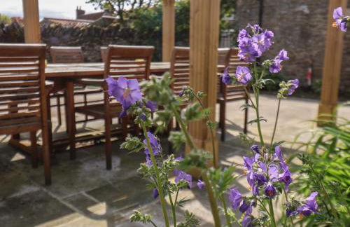 Bute Cottage - Photo 57