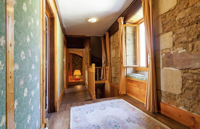 Elegant House With Heated Pool and Sauna - Photo 28