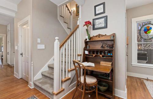 City Park Charm - Vintage Home with Modern Comforts - Foto 33