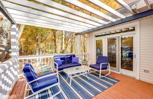 Cottage with Private Beach and Fire Pit in Manistee! - Foto 12