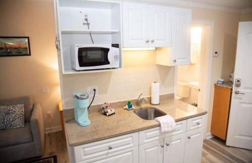 Courtyard Resort - Photo 1