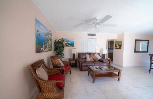Enjoy Fully Equipped 2BR Condo Near The Beach - Foto 6