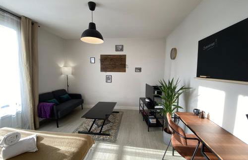 Grand studio calme avec balcon & parking gratuit - Foto 7