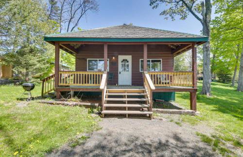 8 Mi to Saddleback Ski Area Cabin with Fire Pit - Foto 33