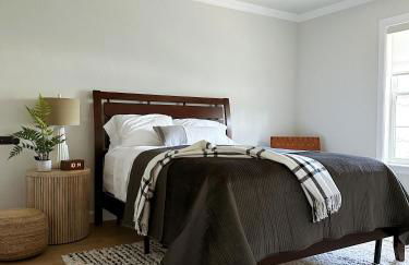 Newly Renovated 4B, 2.5 bath Lakefront home with South Grand Lake Views and dock - Foto 26