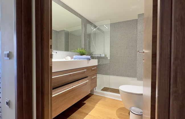 Captain's Luxury Suite - Photo 36