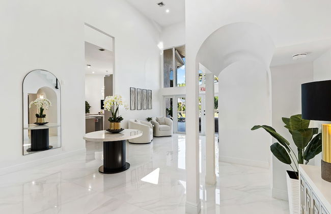 Luxurious 7-Bedroom Villa with Pool & Games - Foto 19