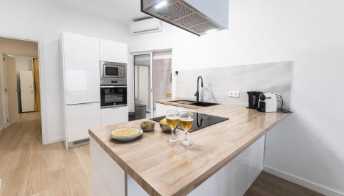 Moonkey - Apto. Albéniz, con acogedor patio - Photo 3