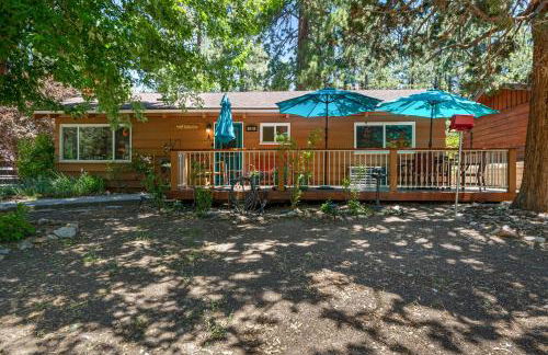 Catalina Retreat -Cozy mountain home in a tree filled neighborhood, plenty of games and a hot tub! - Foto 8