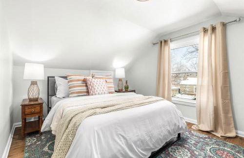 Spacious 4BR Home by Dtown Royal Oak - Photo 12