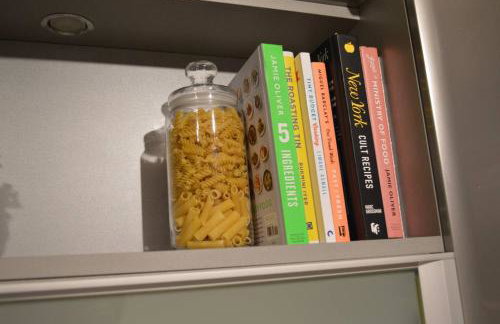 Large 2 bed flat, 2 bath, free parking & lift - Foto 36