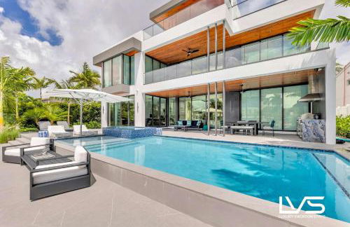 Carlotta- New Construction Luxury Waterfront Villa - Foto 73