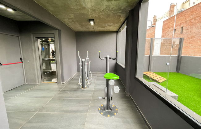 Impeccable 1 Bedroom Apartment in a Lively Area of Rosario - Photo 7