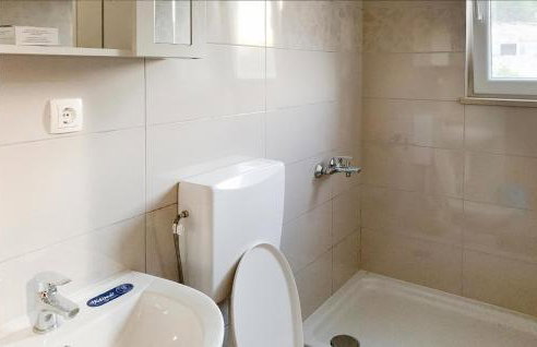 Gorgeous Apartment In Supetar-Splitska - Photo 19