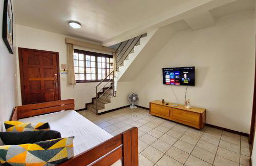 Casa de 2 Suítes com Internet Rápida e Comodidades - Foto 1