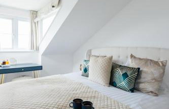 NEW! Stunning 2 Bed Beach Front Penthouse Apartment - Topaz, Compass Point - Foto 12