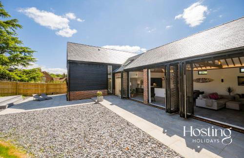 Honeybee Barn - Stunning 4-Bed Rural Paradise - Photo 38