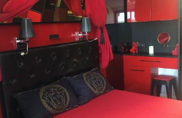 Rez de jardin OU ascenseur 4 ieme PISCINE -WIFI-Dans le Village naturiste holidaysochic - Photo 17