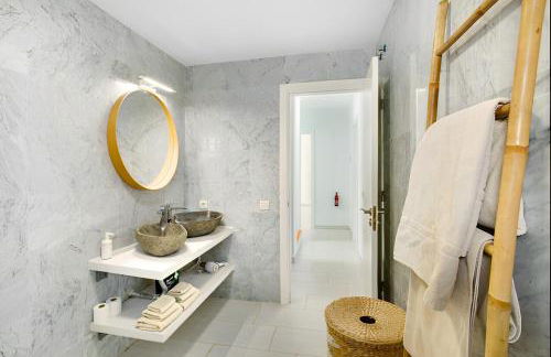 Luxury Boho Villa with Heated Pool, Rooftop and Panoramic Sea View in Amadores - Foto 37