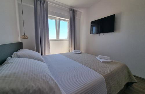 Villa Madison, Spacious Sea View Apartments Near Zadar with heated pool - Photo 45