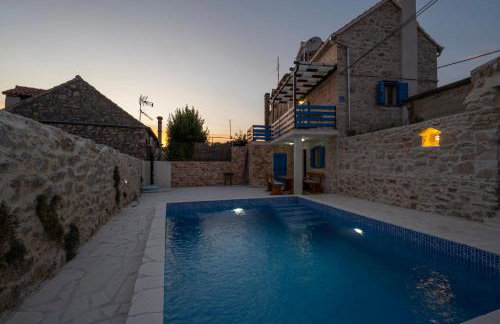 House AnaDora with pool - Zlarin - Photo 31