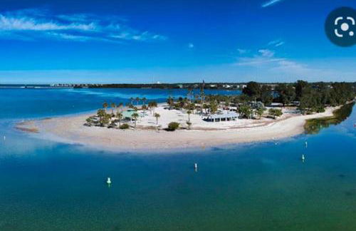 Spacious 3 Bedroom PET FRIENDLY!- Close to beach! - Foto 1