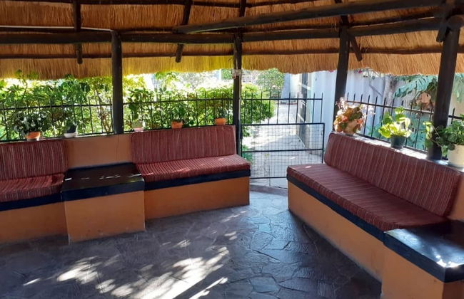 Charming 6-bed House With Swimming Pool in Harare - Foto 19