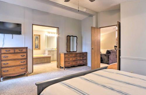 8 Mi to Beach Lake-View Haven in Linn Creek! - Foto 16