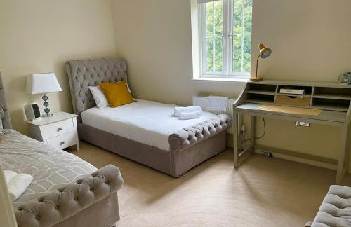 Luxurious Executive 5 Bedroom Whole Home - For 10 - Foto 5