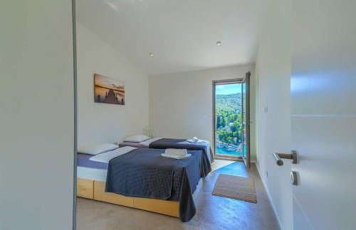 NEW Villa Pine Haven , Private Heated Pool Sleeps 8, Tranquil Retreat - Foto 19