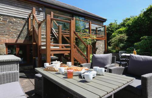 Courtyard Cottage - Photo 36