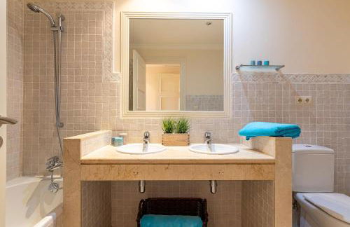 BELLA GADEA - Photo 6