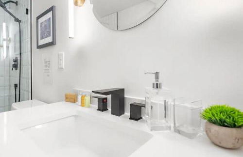 Outdoor Projector, Arcade, Fire Pit, 2 Car Garage, 2 Living Rooms - Foto 27