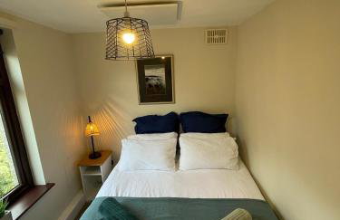 Muddy Paws Cottages - The Nook - Photo 40