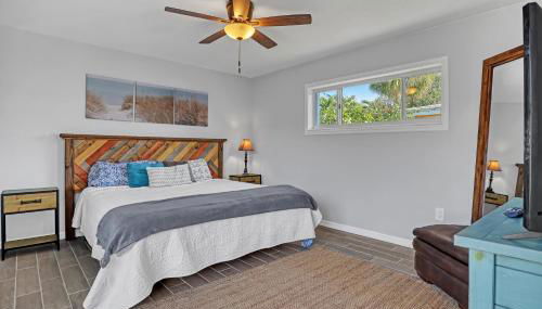 Vibrant Coastal Cottage with Pool - Foto 2