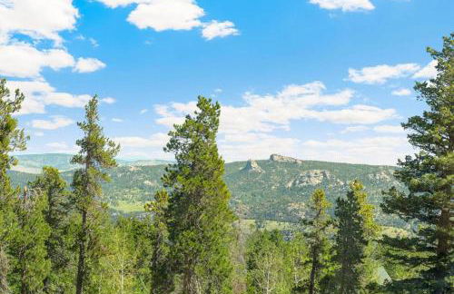 The Tyrolean Cabin. Panoramic Views. Hot Tub. - Photo 17