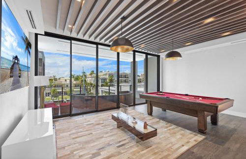 Three Story Waterfront Villa with Basketball and Mini Golf - Foto 15