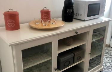 City Break-Quiet House with Private Patio - Foto 34