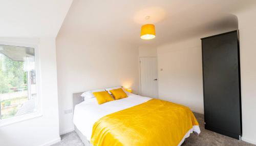 Spacious 3-Bed by Beatles Attractions & Transport - Foto 5