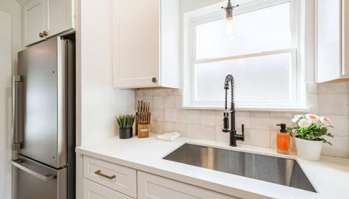 Rena Home Sleeps 8 Yard King Ensuite - Foto 2