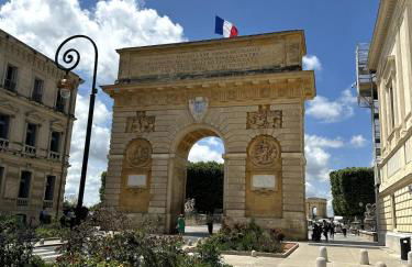 Appart Lumineux 2ch proche Près d'Arènes avec wifi tv et patio - Foto 19