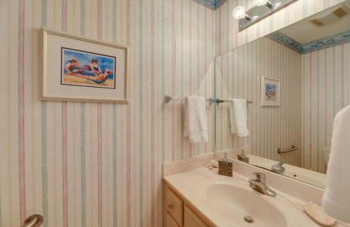 Pine Knoll Shores Getaway - Walk to Beach! - Foto 15