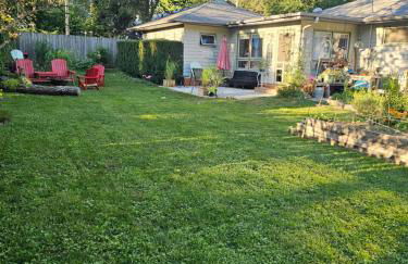 Fully Updated 3-Bedroom Ranch with Stylish Interiors, Full Furnishings, and Backyard Hangout Spaces - Foto 8