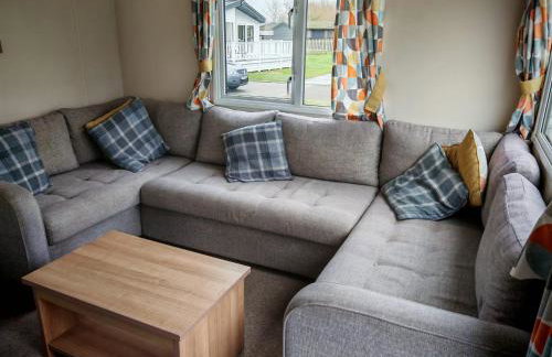 Flamingo Land Cedar Wood 118 - Photo 13