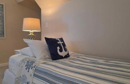 Summerside Cape on Crooked Lake ---Waterfront-Sunsets-Sleeps 12 - Foto 38